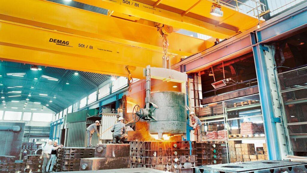 Process cranes for metal production